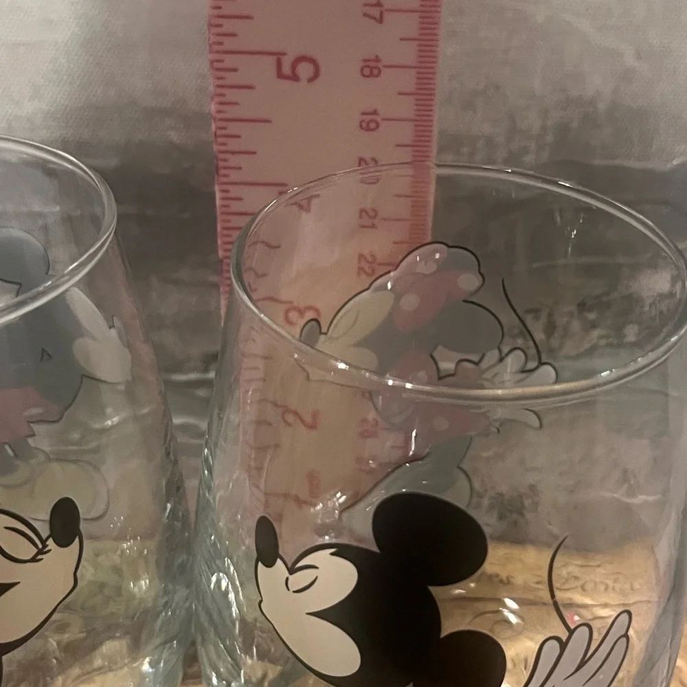 Disney Kissing Mickey and Minnie Glass Set